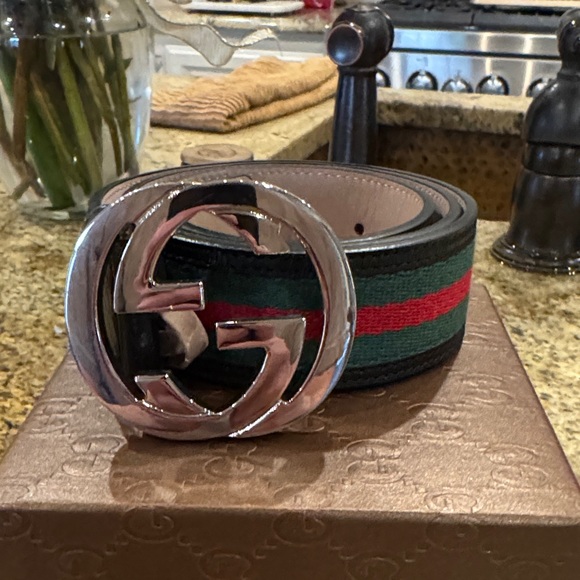 Gucci Black and Green Men's Belt with Red Accent